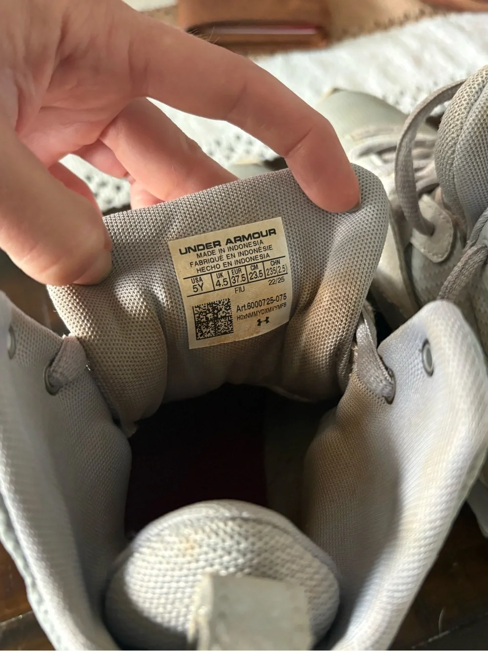 Under Armour: Bryce Harper Kids' Taupe Gray High-Top Athletic Cleats